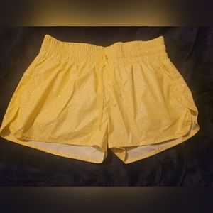 ZYIA active fizzy lemon bubbles hi-rise bomber shorts Sz XL